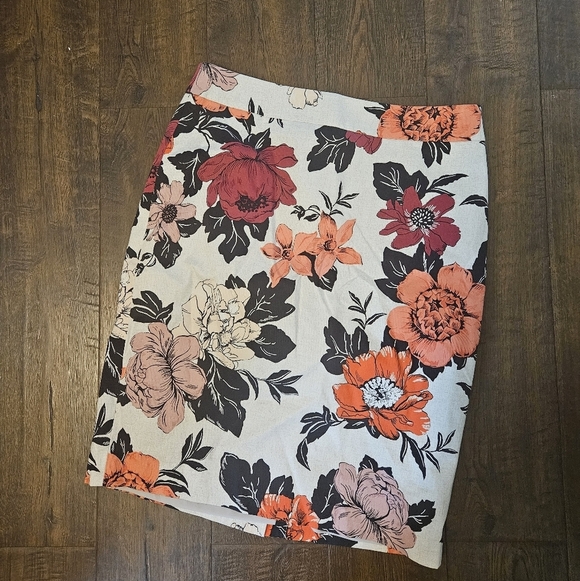 Ann Taylor Floral Pencil Skirt - Multicolor - Picture 1 of 5